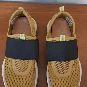 Sorel Women's Yellow and Black Kinetic Slip-on Sneakers